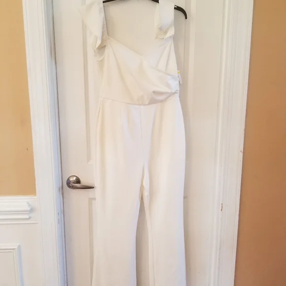 Chelsea 28 Off shoulder white jumpsuit size M - Picture 9 of 11